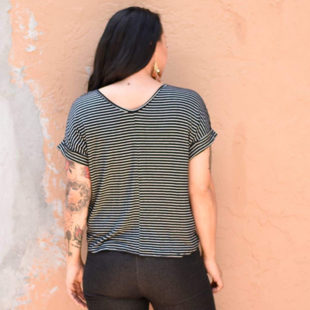 Black & White Tie Front Tee - Picture 2 of 2